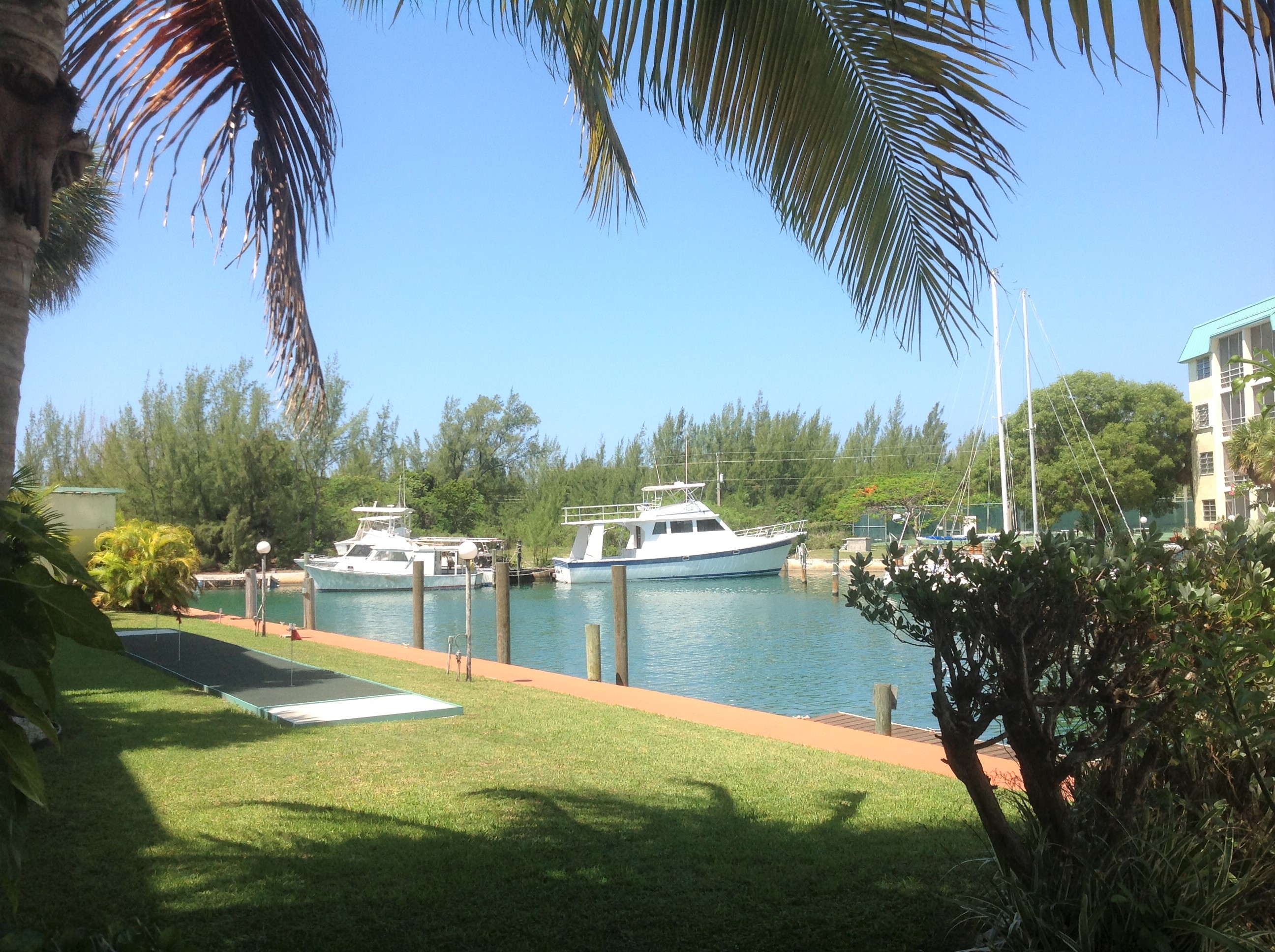 Beautiful Canal View Condo ! One bedroom One Bath