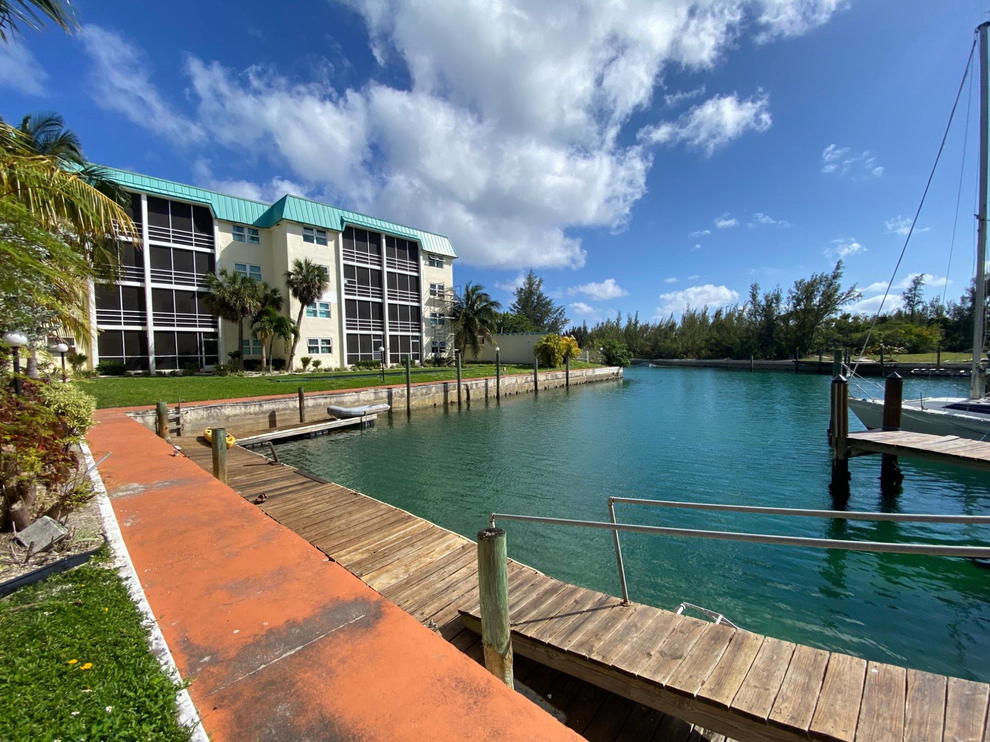 2 Bedroom Condo on the Canal